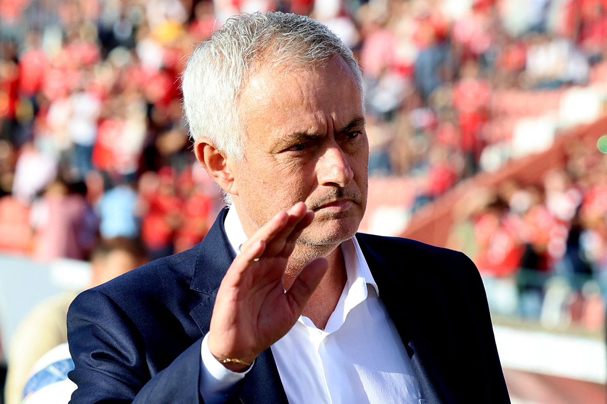 Mourinho, Benfica'da Daha Isınmadan Milli Takıma Göz Kırptı: 'O Sandalye Benimdir!'