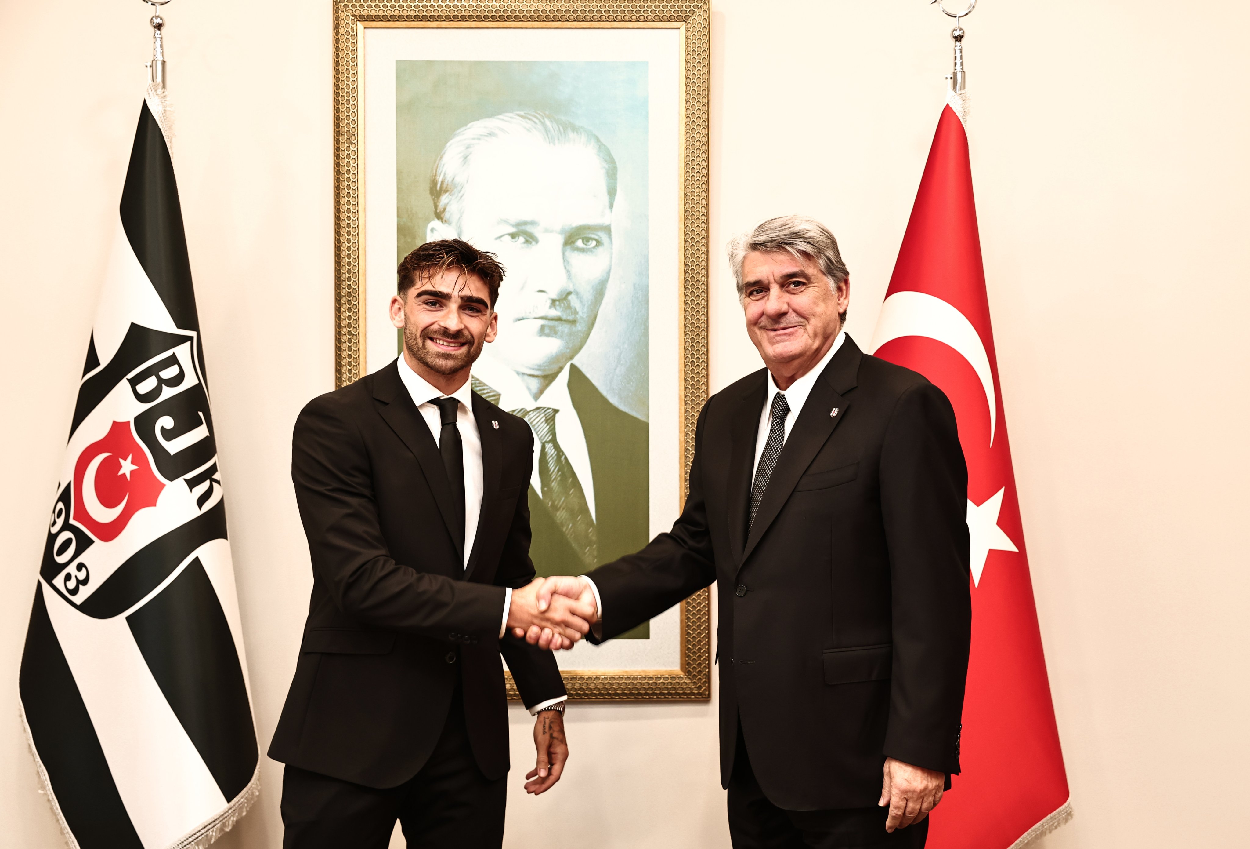 Beşiktaş'ın Son Dakika Aşkı: Raftan Bir Jota Daha Kiralandı!