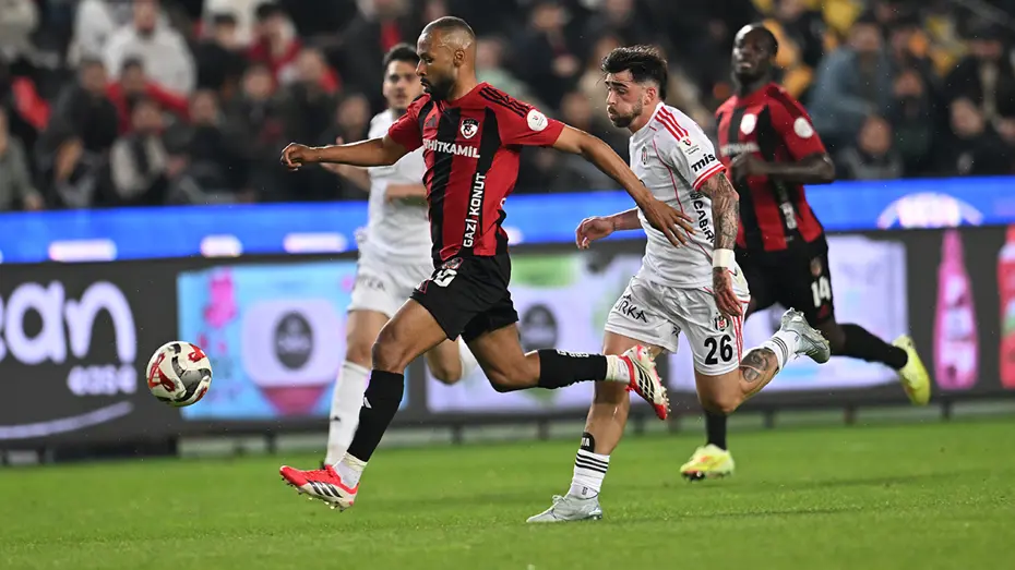 Bugün ayrılık günü! Galatasaray'da 3, Fenerbahçe ve Beşiktaş'ta 2, Trabzonspor'da 1 isim veda ediyor - 12