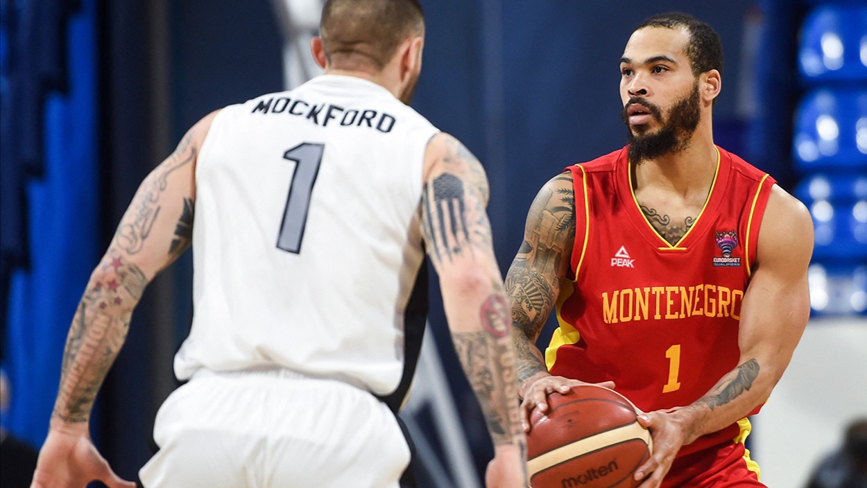 Justin Cobbs 1 yıl daha Mersin Spor'da