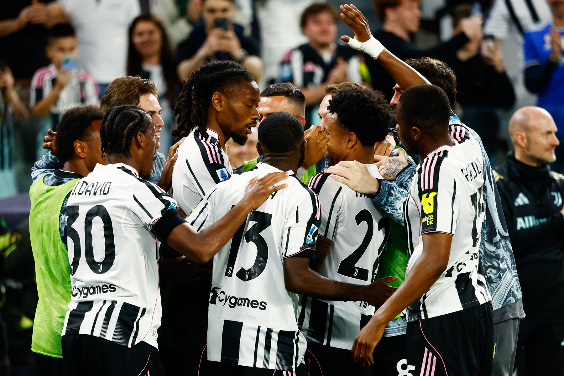 Şampiyonlar Ligi risk altında: Juventus küme düşme hattındaki rakibine puan verdi