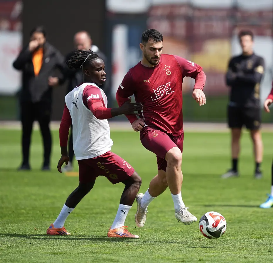 Galatasaray, taraftarıyla bir araya geliyor - 2
