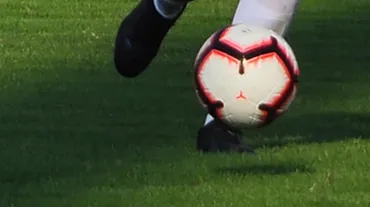 Teknik direktörden kadın futbolculara skandal mesaj! Apar topar gönderildi