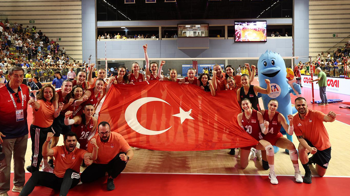 Kadın Milli Voleybol Takımı set vermeden şampiyon! Akdeniz Oyunları'nda altın madalya