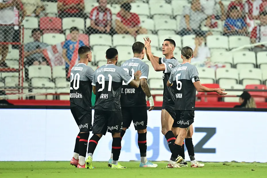 Karagümrük - Trabzonspor maçı ne zaman, saat kaçta, hangi kanalda? - 2