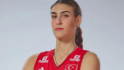 Milli voleybolcu Karmen Aksoy bıçak altına yattı