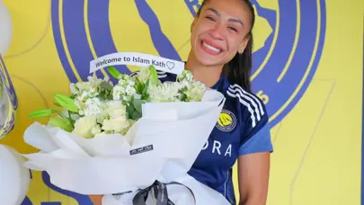 Brezilyalı kadın futbolcu Kathellen Sousa Müslüman oldu Brezilyalı kadın futbolcu Kathellen Sousa Müslüman oldu