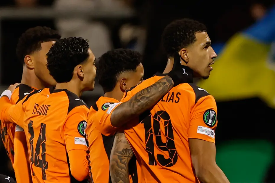 Arda Turan'ın Shakhtar'ı büyük fırsatı kaçırdı, maçta korku dolu anlar yaşandı - 2 Arda Turan'ın Shakhtar'ı büyük fırsatı kaçırdı, maçta korku dolu anlar yaşandı - 2