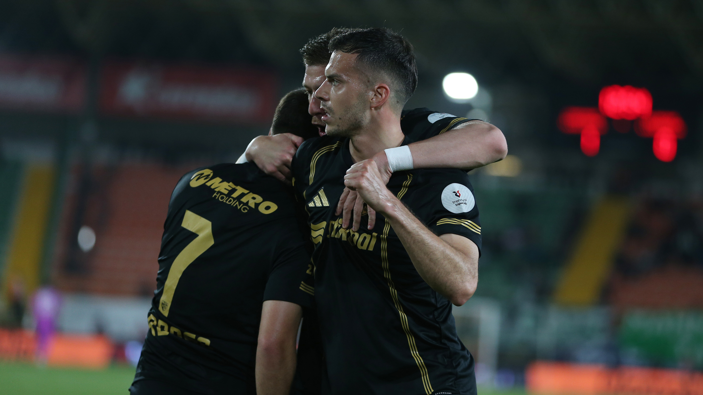 Kayserispor küme düştü, Sivasspor'dan gönderme gecikmedi
