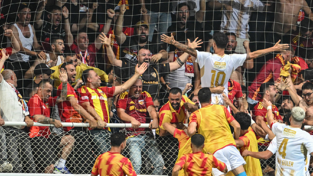 Kayserispor 3'te 3 yaptı, haftayı lider tamamladı