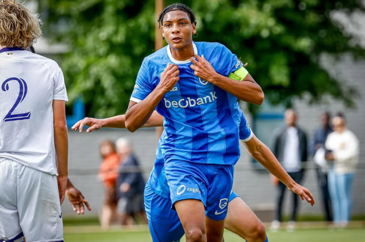 Süper Lig'de şampiyonluk mücadelesi veren Fenerbahçe, gelecek sezona yönelik transfer hamlelerine de devam ediyor. Özellikle genç yıldız adaylarını radarına alan sarı lacivertlilerin son olarak sürpriz bir isme yöneldiği ileri sürüldü. Fanatik gazetesinde yer alan habere göre; Fenerbahçe, Belçika'nın Genk takımında forma giyen 19 yaşındaki orta saha oyuncusu Kenan Haroun'u gündemine aldı.