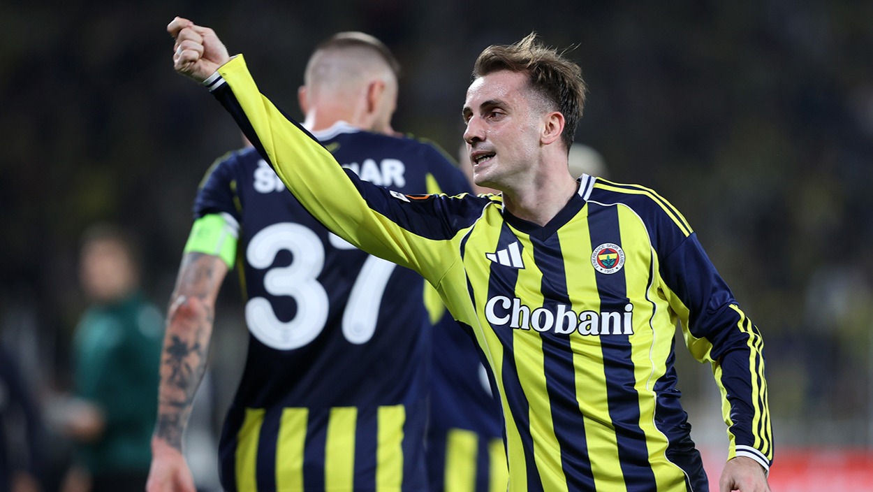 Fenerbahçe'de Milli Ara Komedisi: Tedesco'dan Kerem'e 'Ben de Deneyeyim' Santrafor Bileti!