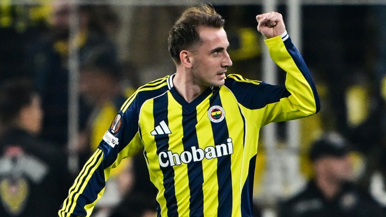 Canlı yayında yaşandı: İdmanda Tedesco'nun Kerem Aktürkoğlu'na yaptığı hareket konuşuluyor