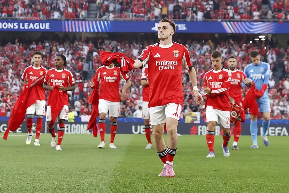 Kerem Aktürkoğlu, Türk futbol tarihine geçti: Şampiyonlar Ligi'nde bir ilk, Fenerbahçe maçında yaşandı - 2 Kerem Aktürkoğlu, Türk futbol tarihine geçti: Şampiyonlar Ligi'nde bir ilk, Fenerbahçe maçında yaşandı - 2