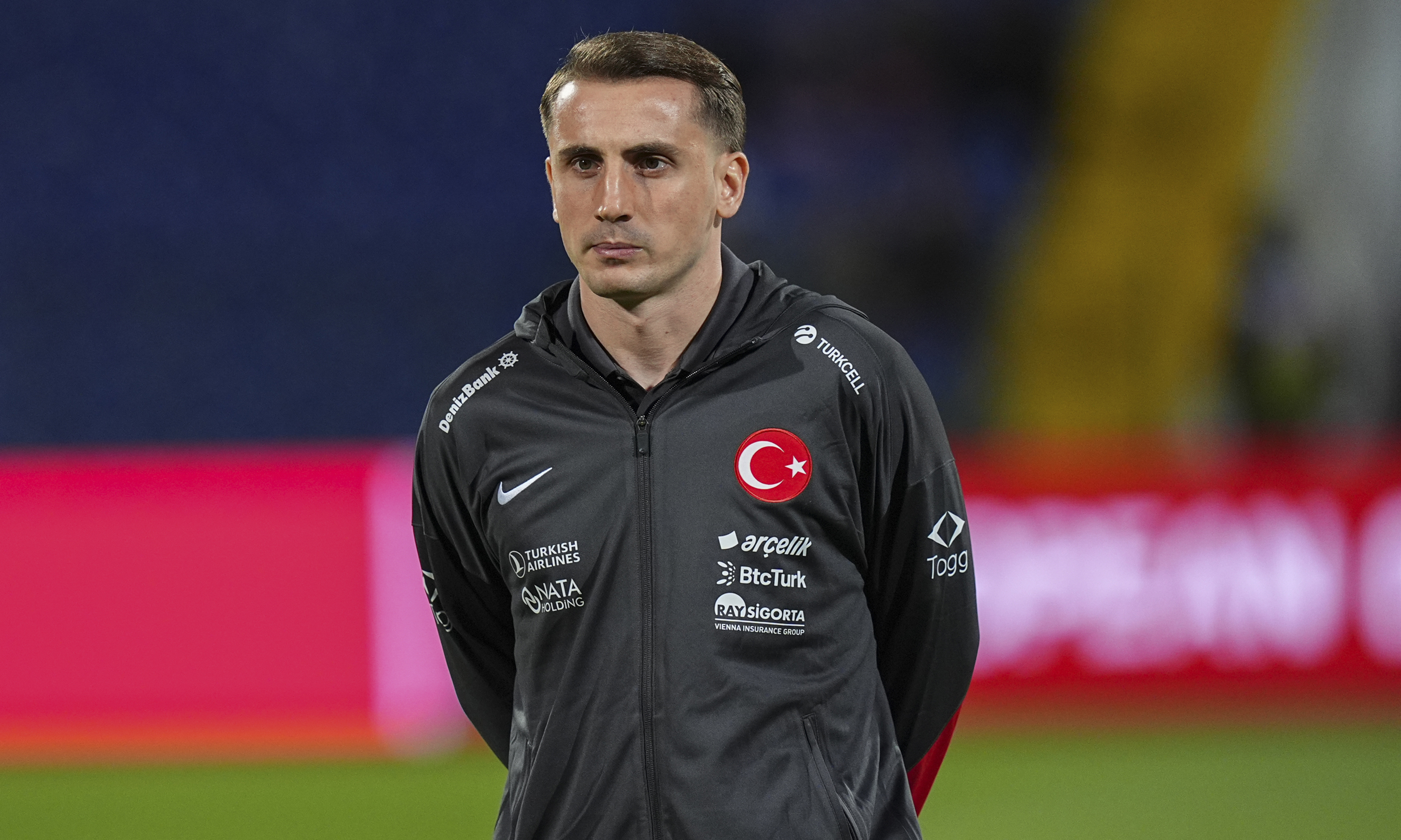 Kerem'den Can Uzun'a Tatlı Sert 'Sıra Bekle' Mesajı: Kimsenin Yeri Garanti Değilmiş, Ama Benimki...