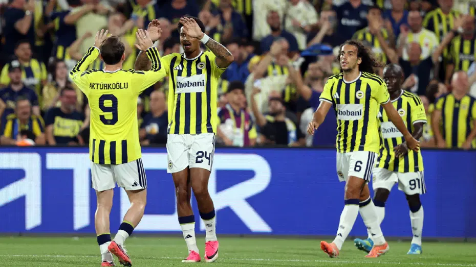 Fenerbahçe'de şok sakatlık: Gözyaşlarını tutamadı, sedyeyle oyundan çıktı - 3