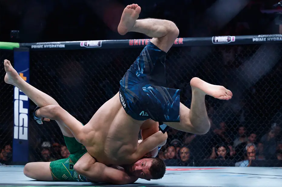 UFC'de orta sıkletin yeni kralı Khamzat Chimaev: Dricus Du Plessis'e kafesi dar etti - 10