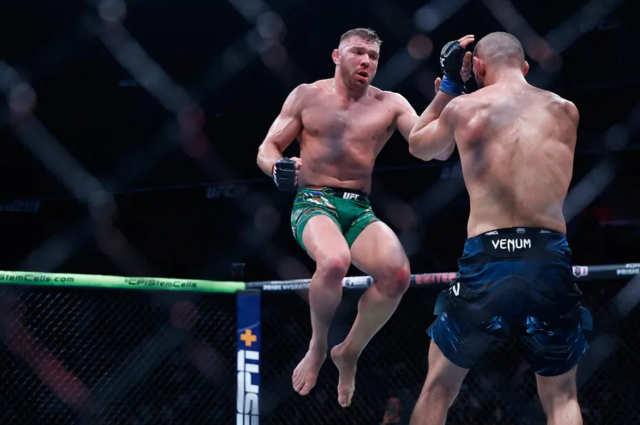 UFC'de orta sıkletin yeni kralı Khamzat Chimaev: Dricus Du Plessis'e kafesi dar etti - 9
