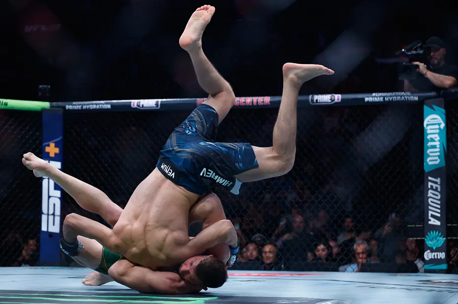 UFC'de orta sıkletin yeni kralı Khamzat Chimaev: Dricus Du Plessis'e kafesi dar etti - 8