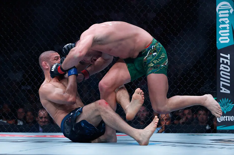 UFC'de orta sıkletin yeni kralı Khamzat Chimaev: Dricus Du Plessis'e kafesi dar etti - 5