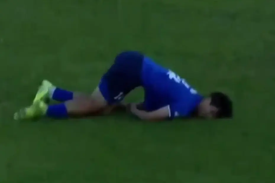 Gol sevincinde takla atarken sezonu kapattı: Kulübünden "ibretlik" paylaşım geldi - 2 Gol sevincinde takla atarken sezonu kapattı: Kulübünden "ibretlik" paylaşım geldi - 2