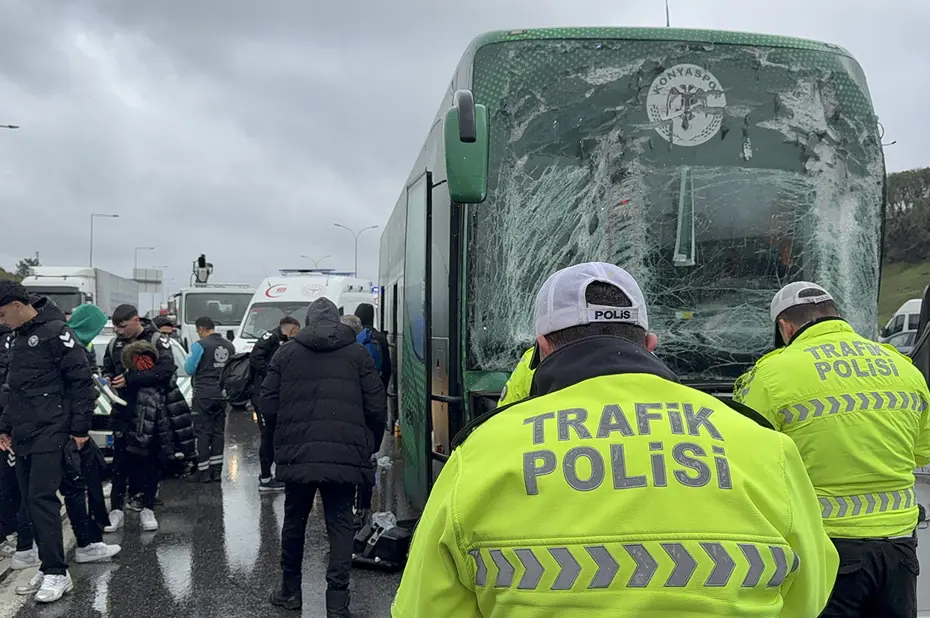Konyaspor U19 Takımı, İstanbul'da kaza yaptı: 3 yaralı - 4