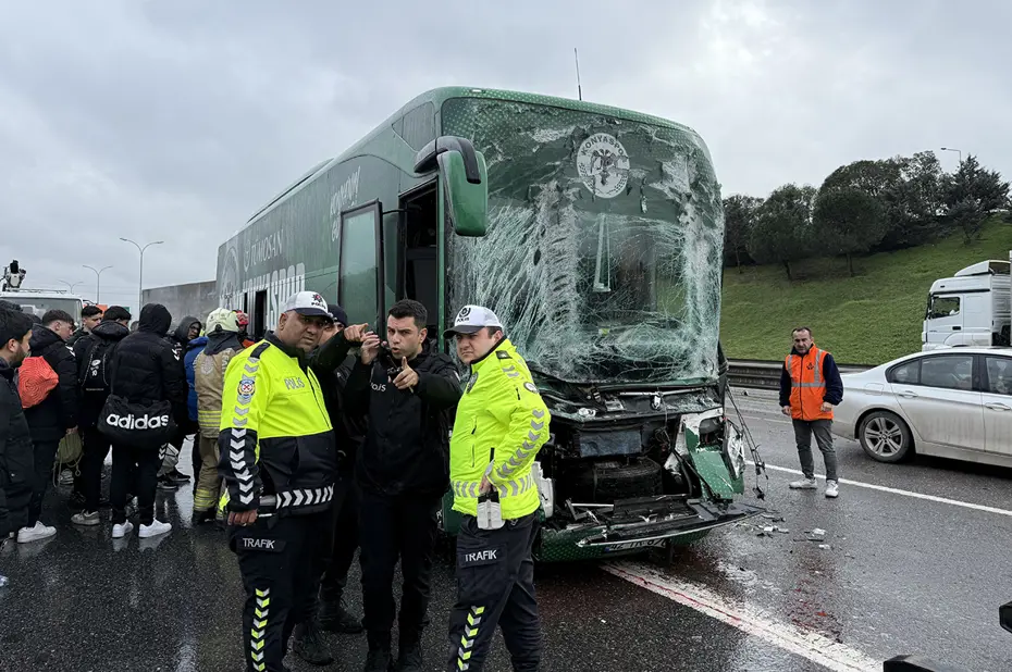 Konyaspor U19 Takımı, İstanbul'da kaza yaptı: 3 yaralı - 2