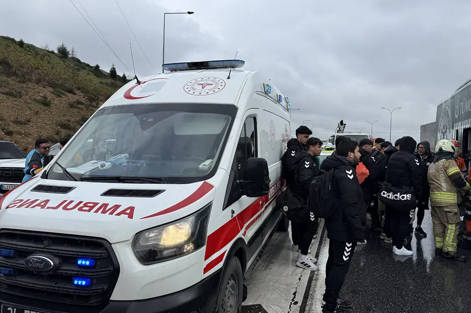Konyaspor U19 Takımı, İstanbul'da kaza yaptı: 3 yaralı - 5