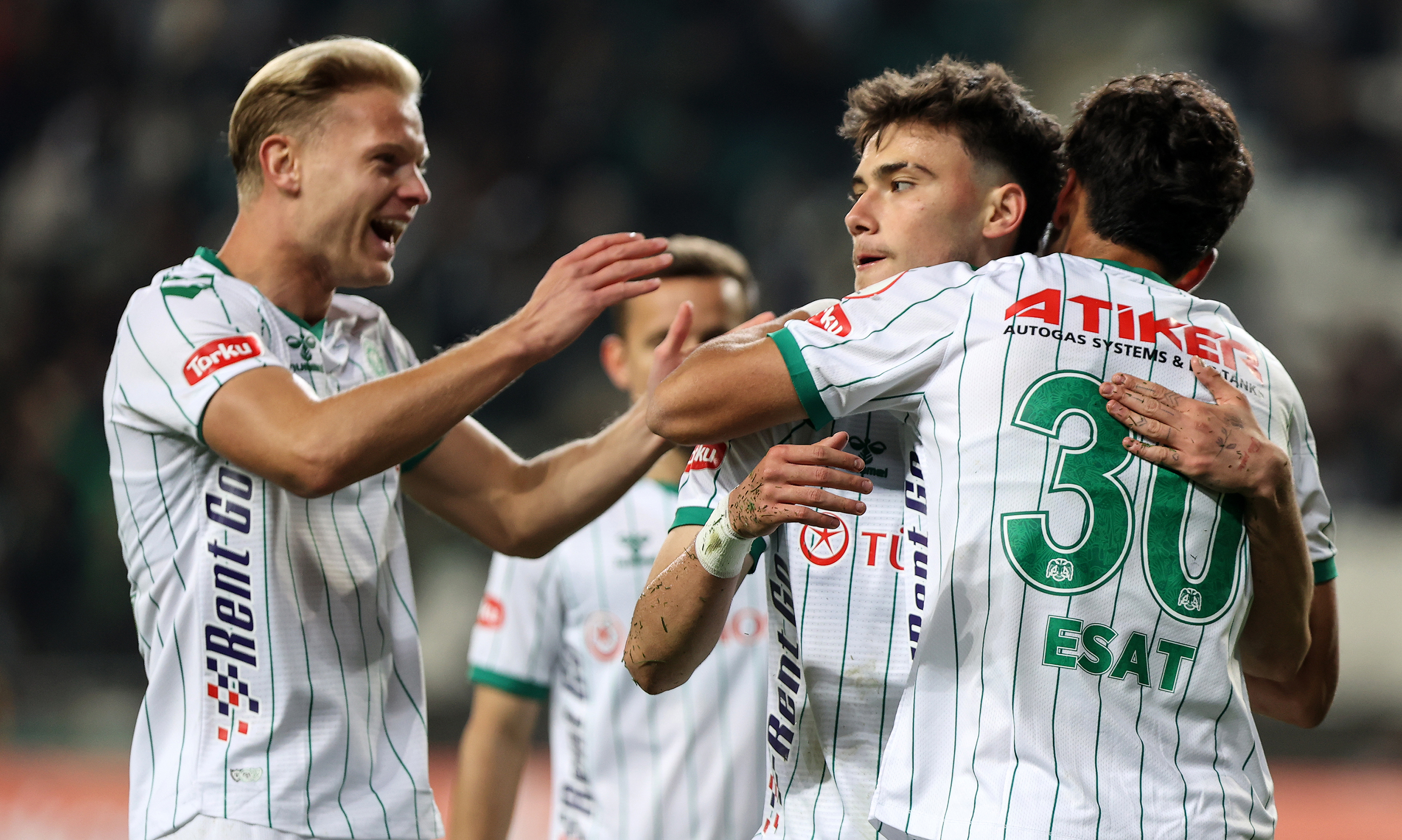 Konyaspor '9 Canlı' Çıktı: Rakip Ne Olduğunu Şaşırdı!