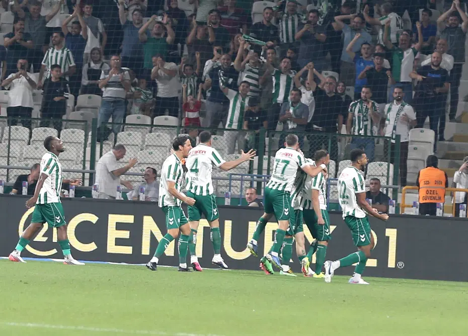 Trabzonspor derbiye kayıpla gidiyor: Konyaspor'dan siftah - 2