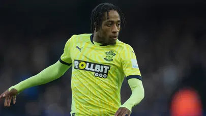 Beşiktaş'ın anlaşmaya vardığı Kyle Walker-Peters'in İstanbul'a gelmeme sebebi belli oldu