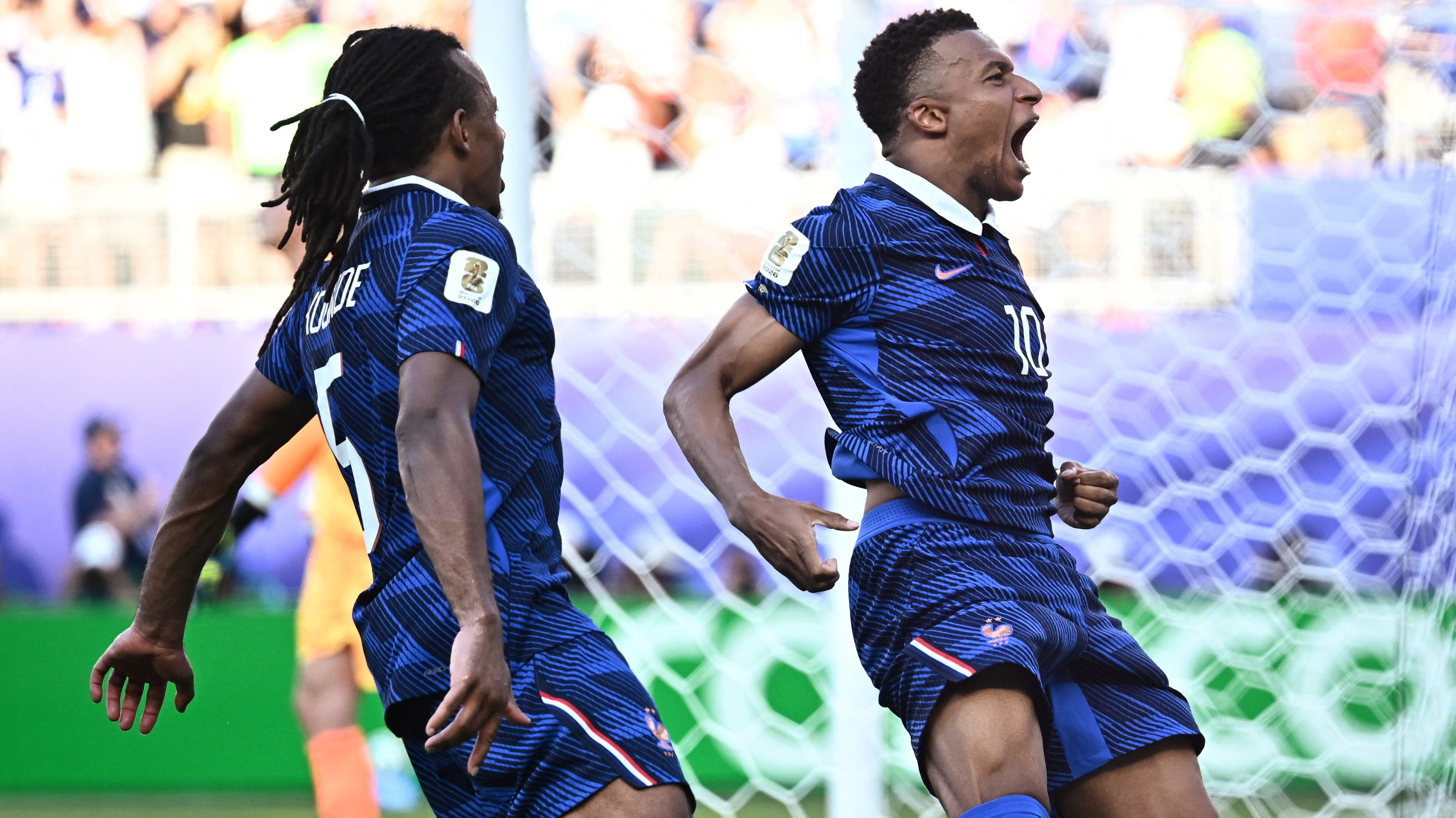 Fransa, Paraguay Duvarını Ancak 'VAR Destekli Penaltıyla' Aşabildi: Mbappe Yine 'Kurtarıcı' Modunda!