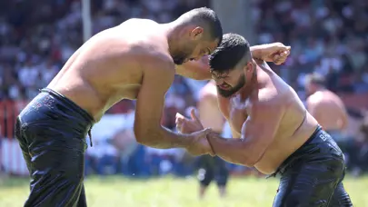 664. Tarihi Kırkpınar Yağlı Güreşleri'nde tur atlayan pehlivanlar belli oldu