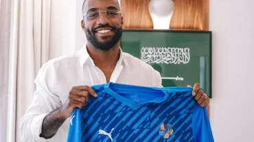 Alexandre Lacazette'in transferini resmen duyurdular