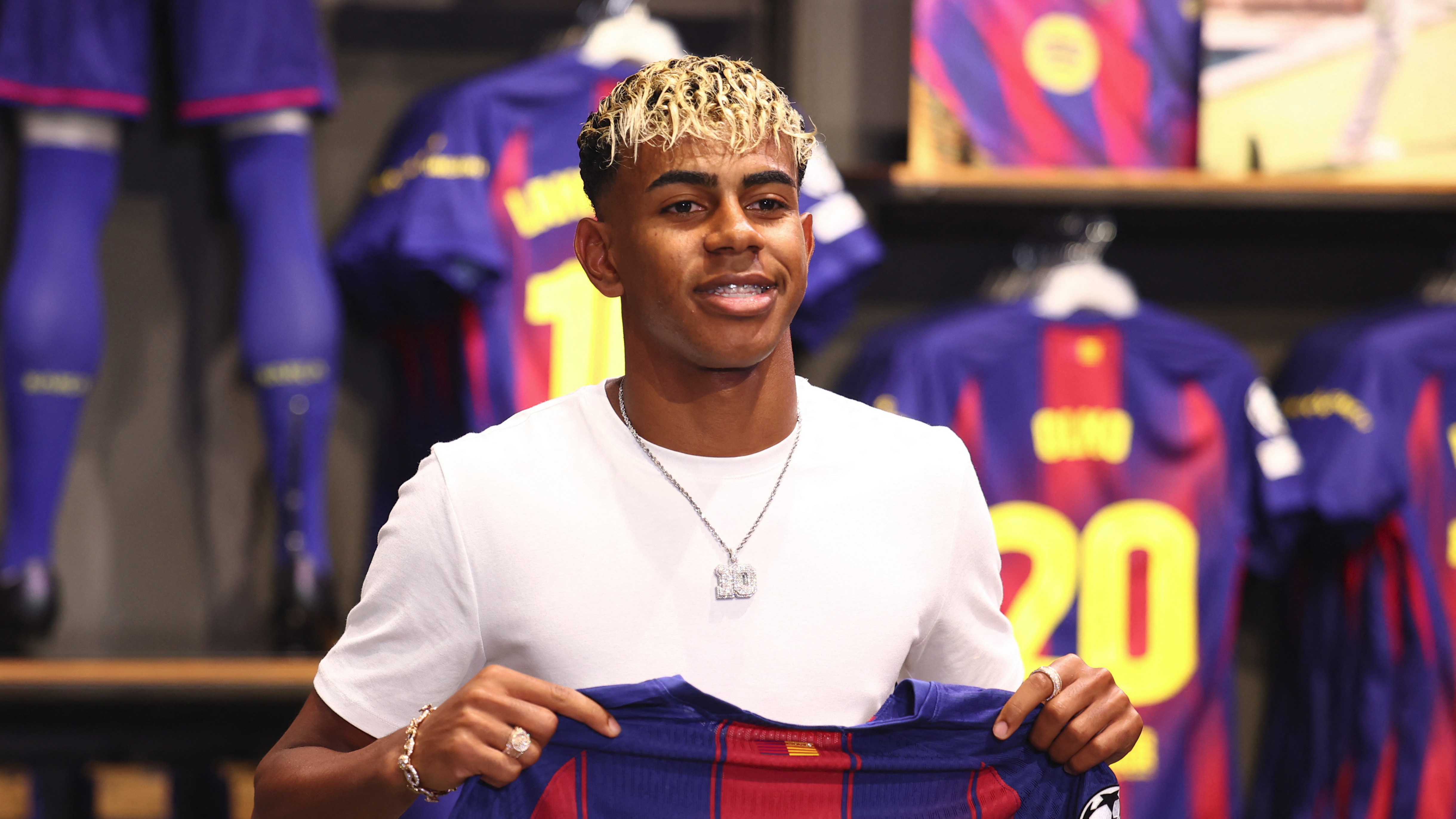 Barcelona'nın yeni 10 numarası Lamine Yamal