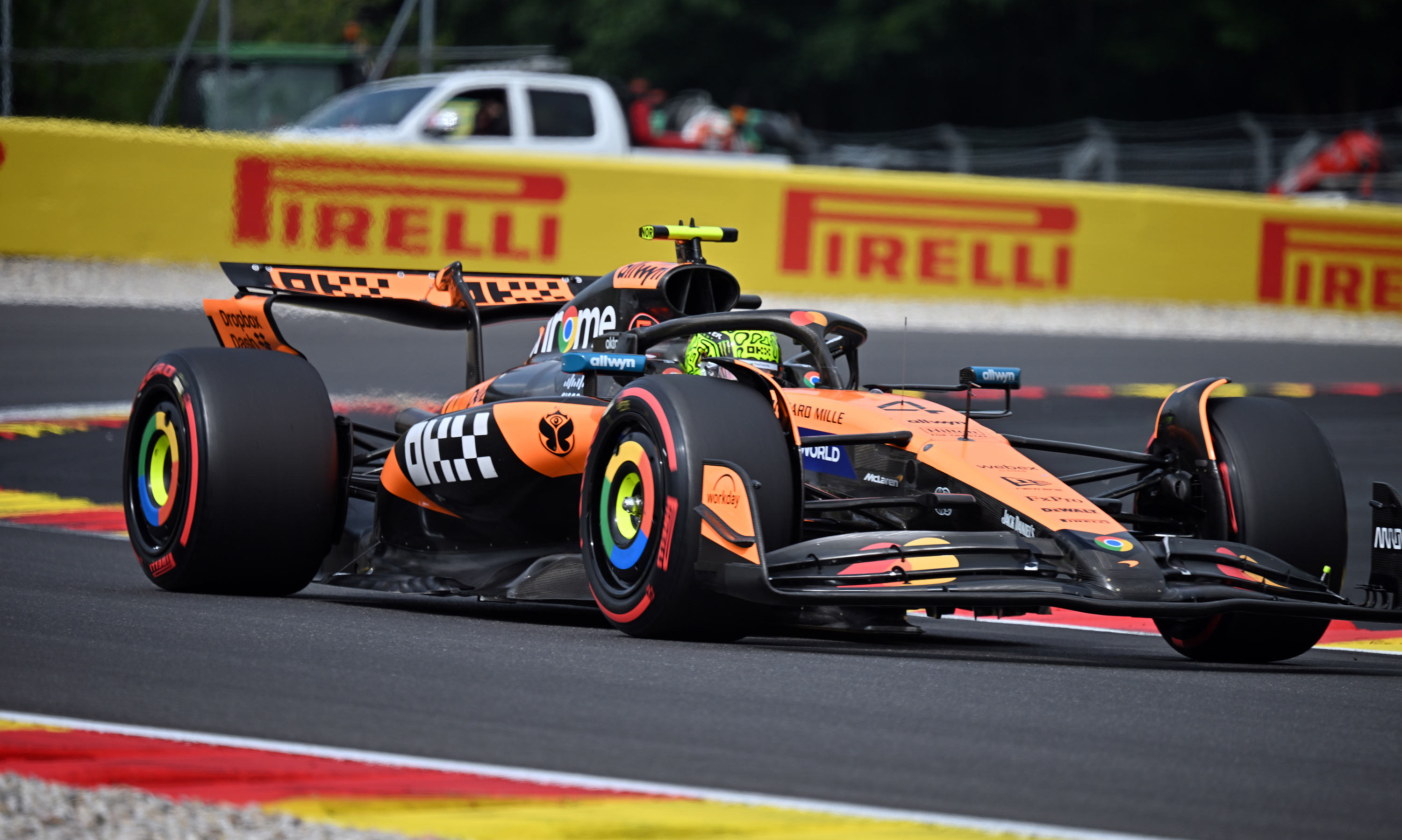 Formula 1 Macaristan GP'sinde McLaren rüzgarı