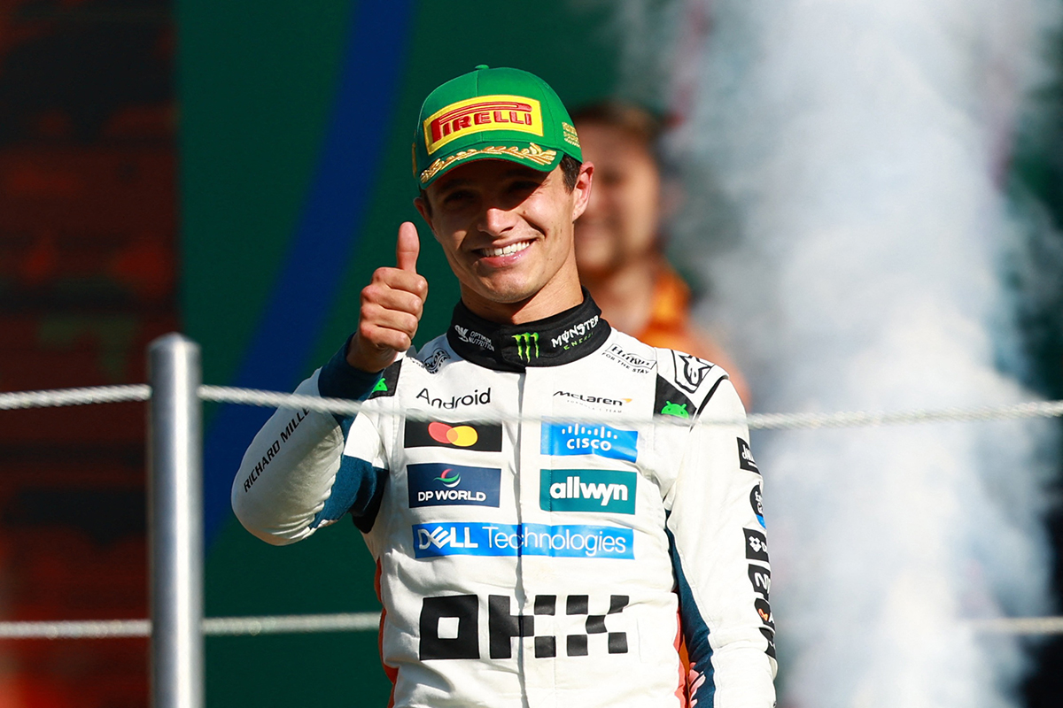 Meksika'da zafere ulaşan Lando Norris, Piastri'yi geçerek şampiyona lideri oldu