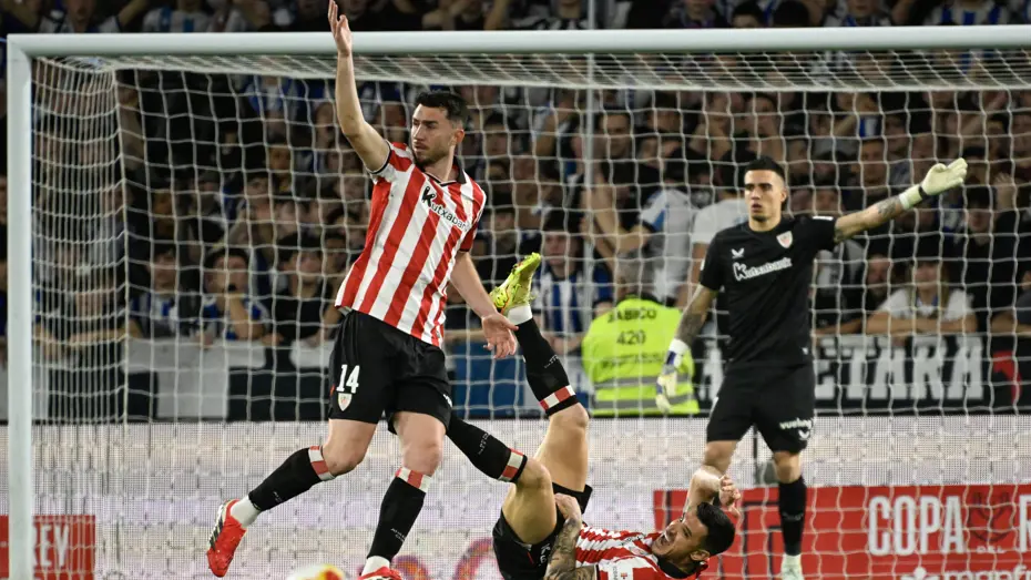 Fanatik Gazetesi kaynaklı habere göre; Beşiktaş, sezon sonunda kadrosuna katmayı çok istediği Aymeric Laporte'a talip çıktı. Athletic Bilbao'nun başarılı stoperi Laporte için Suudi Arabistan Ligi ekipleri devreye girdi. Serdal Adalı yönetimi, deneyimli futbolcu için hızlıca hareket edip transferi olumlu sonuçlandırmak istiyor.