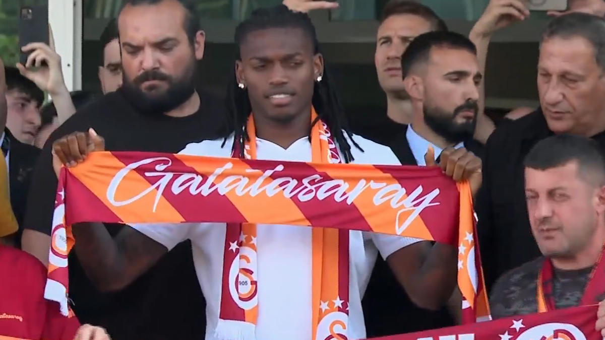 Rafael Leao'dan İstanbul'a indiği gibi Osimhen açıklaması geldi