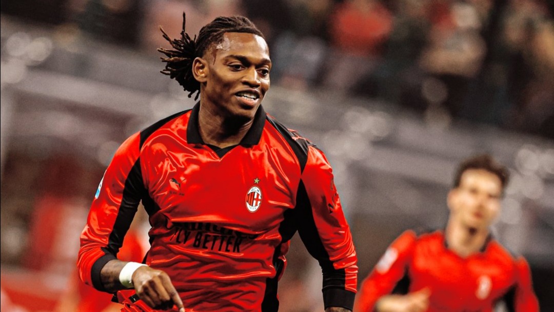 Milan sonunda Leao kararını Fenerbahçe ve Galatasaray'a bildirdiMilan sonunda Leao kararını Fenerbahçe ve Galatasaray'a bildirdi