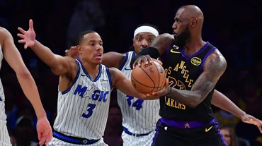 Magic, Lakers'ı bitime 7 saniye kala bulduğu basketle devirdi