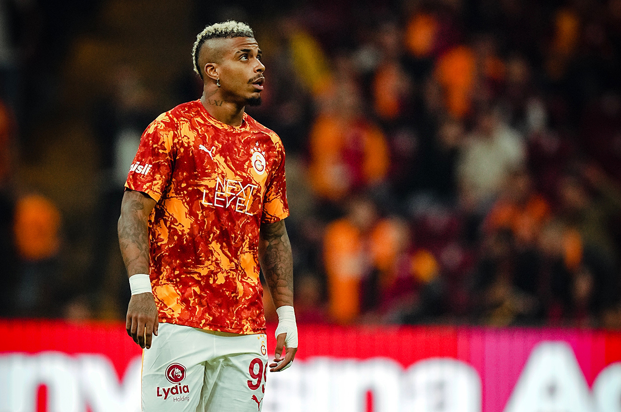 Galatasaray'a çifte şok: 2 futbolcu oyuna devam edemedi