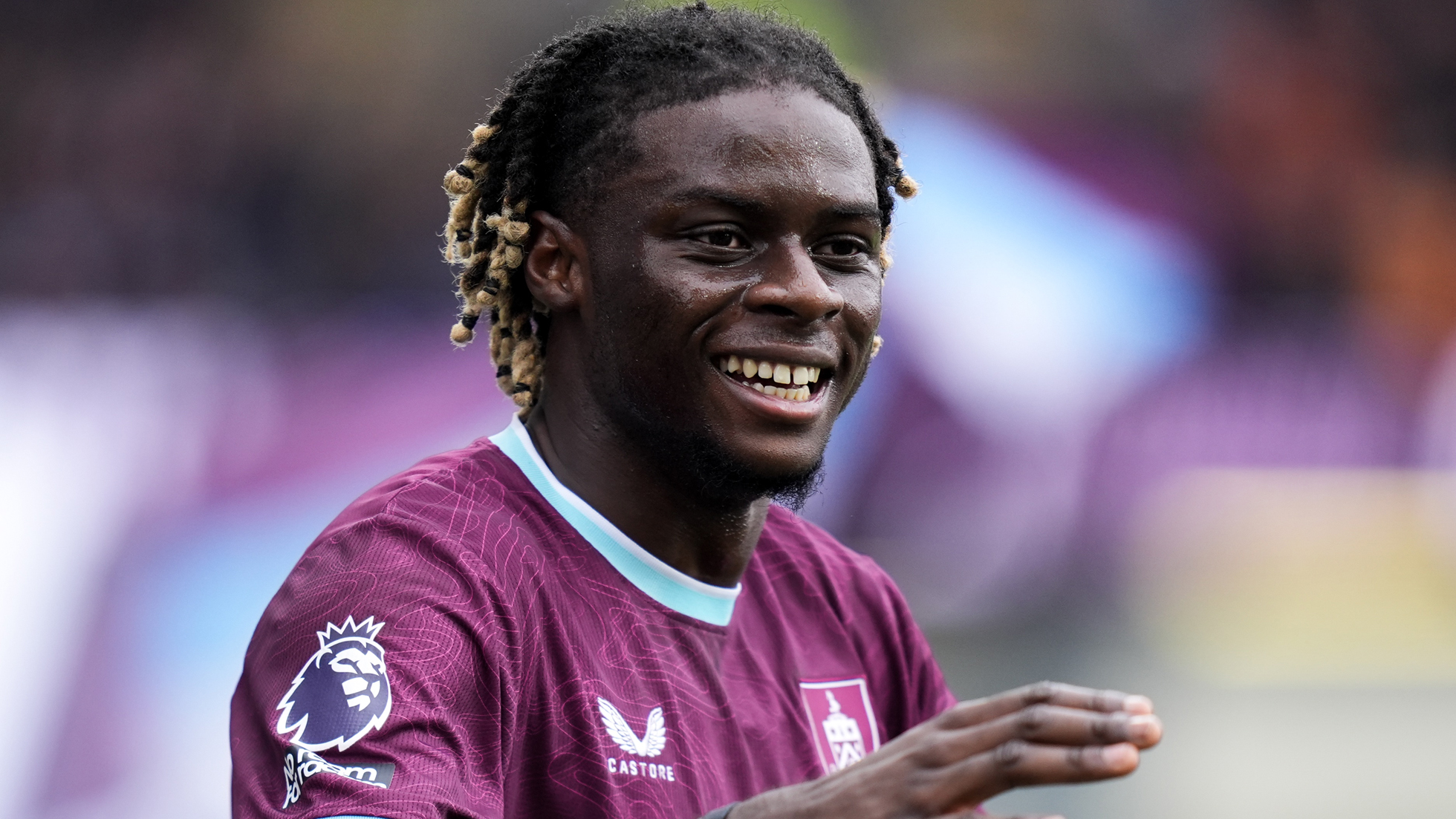 Galatasaray ilk transferini uçaktan paylaştı: Ugochukwu geliyor