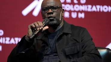 Lilian Thuram futbolcuların daha fazla ses çıkarmasını istedi