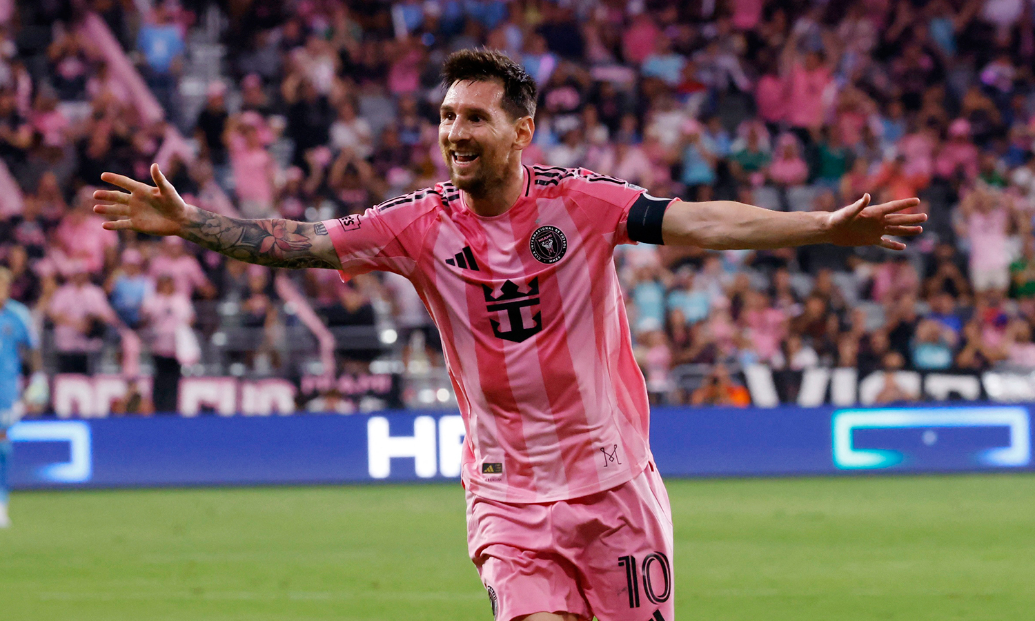 Messi kupa koleksiyonuna bir yenisini ekledi: Inter Miami ile