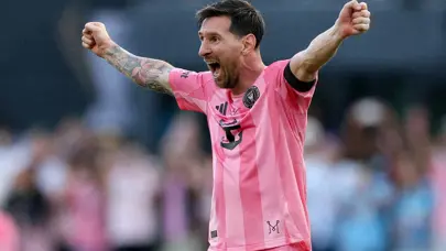 38 yaşındaki Messi'nin yıllık kazancı dudak uçuklatıyor! Kulüp sahibinden itiraf gibi sözler 38 yaşındaki Messi'nin yıllık kazancı dudak uçuklatıyor! Kulüp sahibinden itiraf gibi sözler