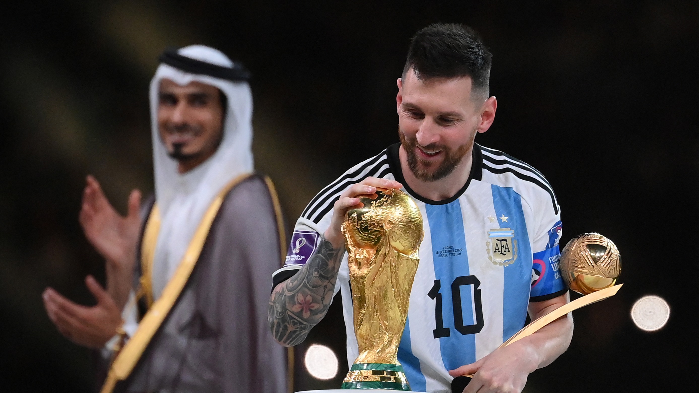 Messi de Çölü Boyluyor: Ronaldo'yla Rekabete Mi, Yoksa Sadece Kumların Üstünde Emekliliğe Mi?