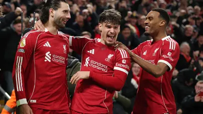 Liverpool'da Galatasaray maçı öncesi iç transfer! 2032'ye kadar imzayı attı Liverpool'da Galatasaray maçı öncesi iç transfer! 2032'ye kadar imzayı attı