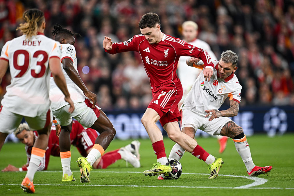 NTV Spor: Tüm manşetlerde o var! İngiltere'de Liverpool-Galatasaray maçı sonrası yer yerinden oynadı