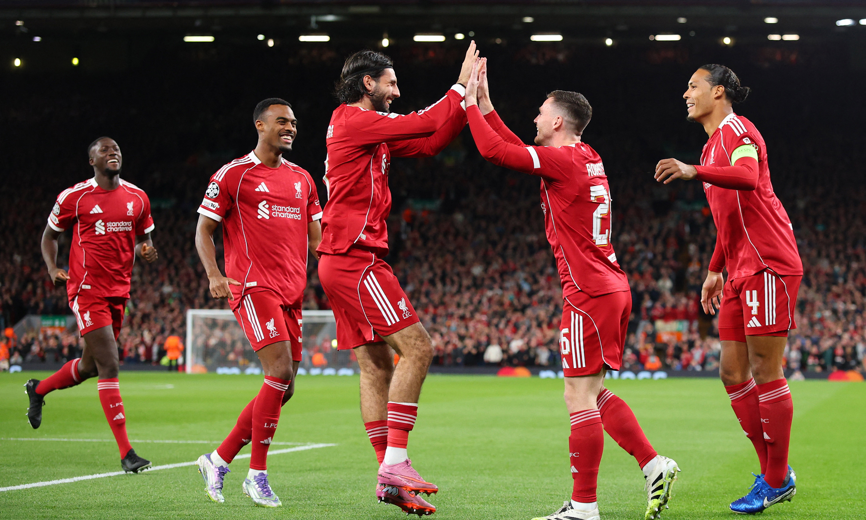 Liverpool, 90+3'te galibiyete uzandı: Simeone golden sonra çıldırdı